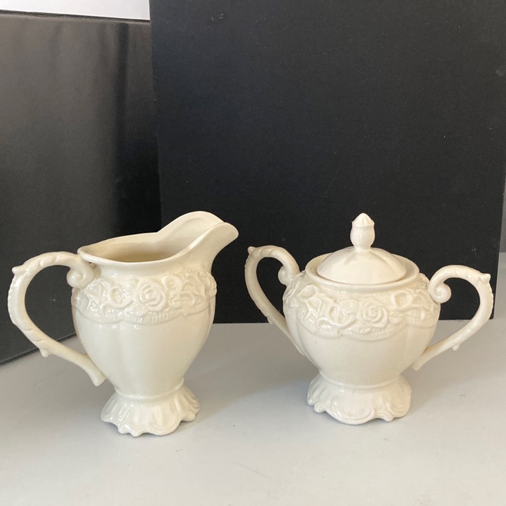 Ivory Creamer and Sugar Bowl Set, BNIB